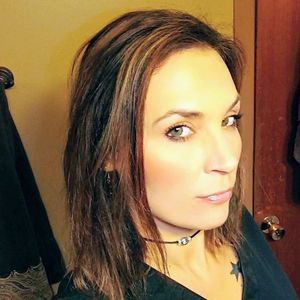 Meet your Posher, Eva